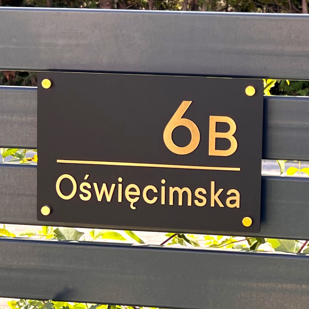 elegancki szyld adresowy